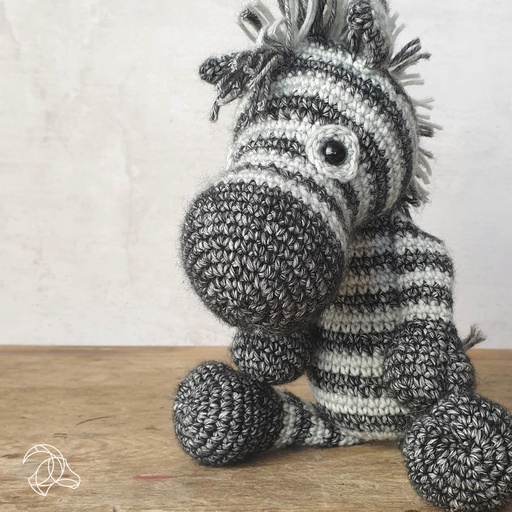 [US0293] Kit de crochet DIY "Dirk Zebra"